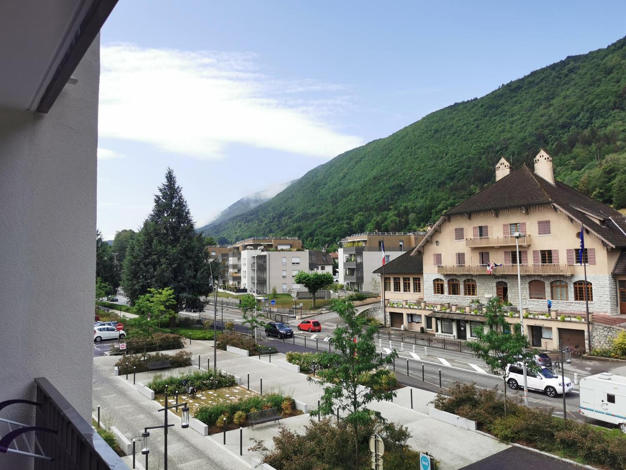 Semnoz & Lac - Wifi - Parking - Netflix - Balcon - Centre-Ville Sévrier Buitenkant foto